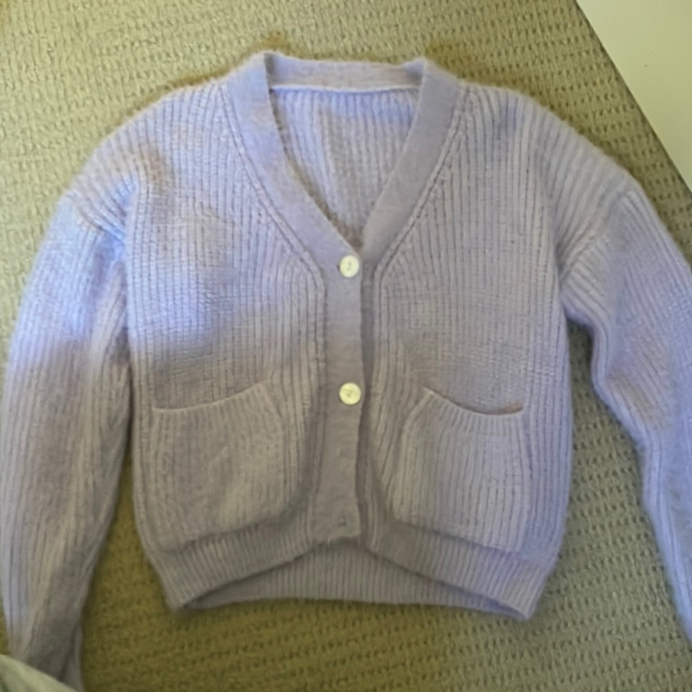Cute purple cardigan 💜 - Picture 1 of 2